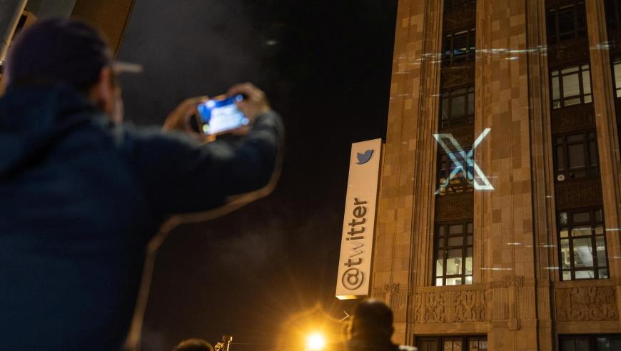 李玟丧礼流程及扶灵名单曝光，代表家属的只有姐夫，Bruce“被消失”