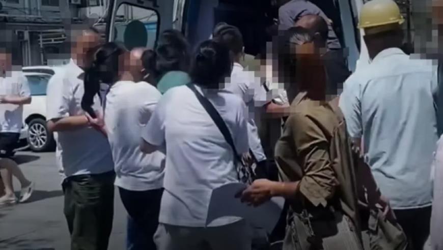 泰国前总理他信女儿：父亲下月回国，结束15年流亡