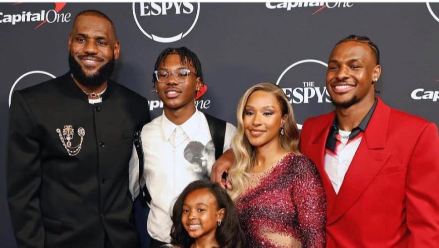 突发政变的尼日尔：刚与中国讨论铀矿开发、美法军队关键阵地