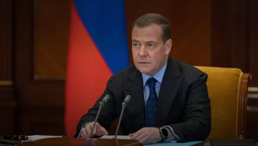 官员之子的打印店垄断24个乡镇174万元生意，媒体：警惕腐败暗线