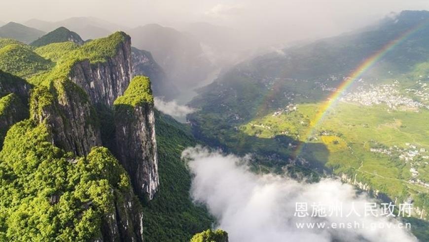 张雨霏回应领奖换“哪吒”造型！和覃海洋比较，她这样说