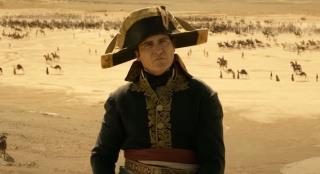 电影《拿破仑》发新剧照 法国皇帝拿破仑走向胜利