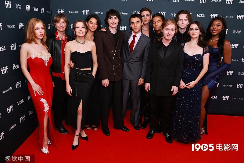 惊悚喜剧《地狱之夏》首映 菲恩·伍法德出席活动