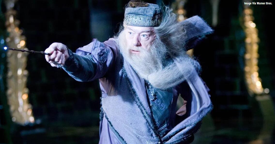 电影《哈利波特》邓布利多扮演者迈克尔·甘本去世