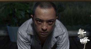 《毒蜂》上映曝推广曲MV 富大龙卧底毒巢擒毒枭