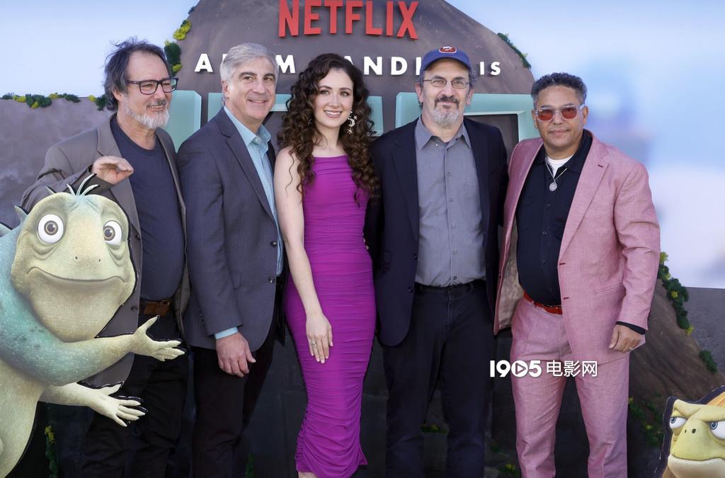 《蜥蜴伯伯里奥》洛杉矶首映 亚当·桑德勒出席