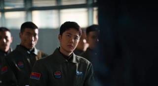 《长空之王》韩国上映 主演王一博发布问候视频